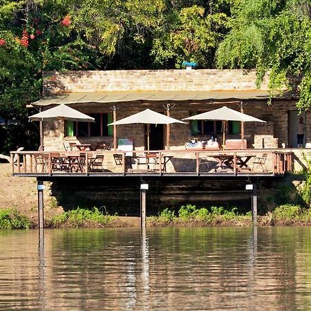 Kunene River Lodge Ehomba Ngoại thất bức ảnh